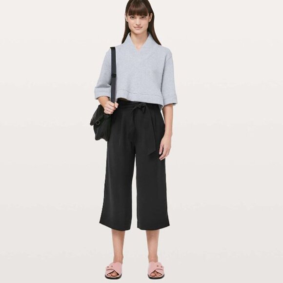 LULULEMON Noir Crop Black Size 2 - Picture 1 of 9